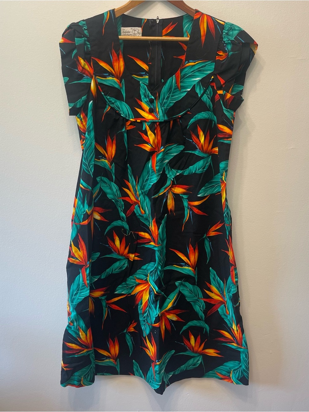 1960s Poplin Cotton Floral Kapaia Stitchery Hawaiian Dress M/L